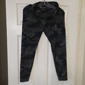 Old Navy Black and Gray Camouflage Leggings